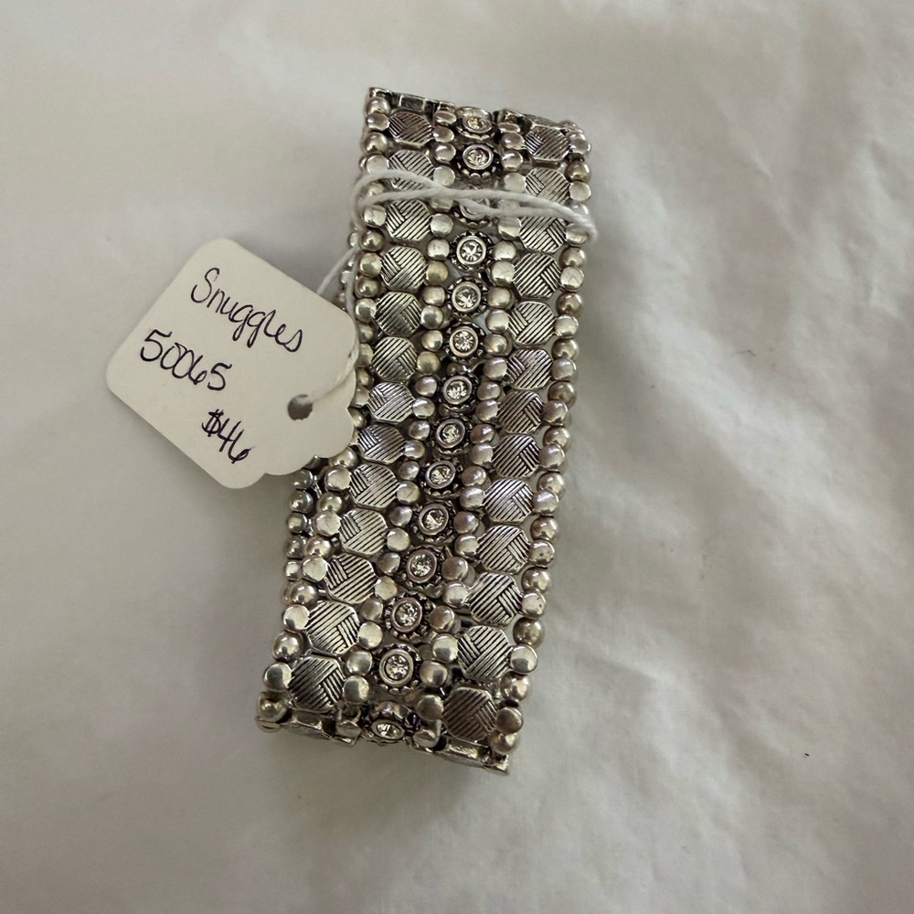 Premier Designs “Snuggles” Silver Textured Bracelet